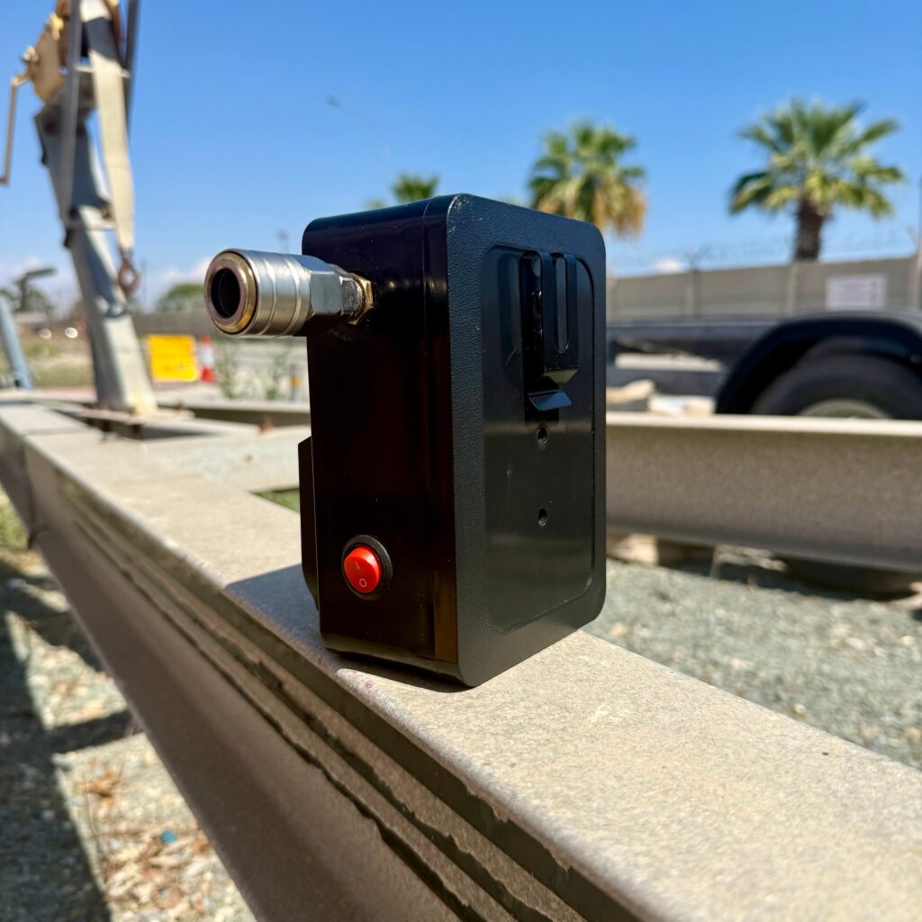 Belt Clip Mini Compressor – photo 3